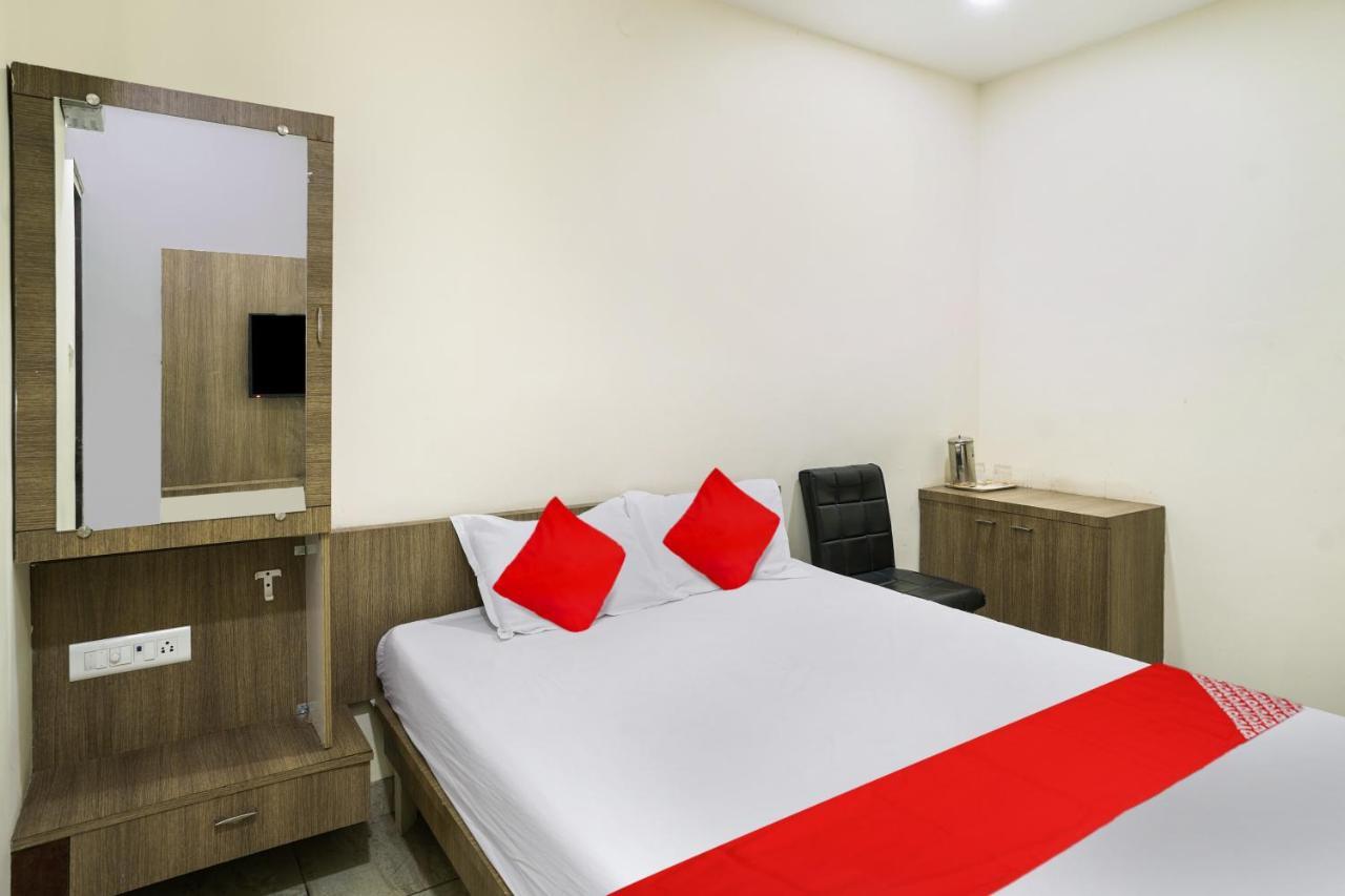 Oyo Flagship Pawan Park Hotel Vellore Exterior foto