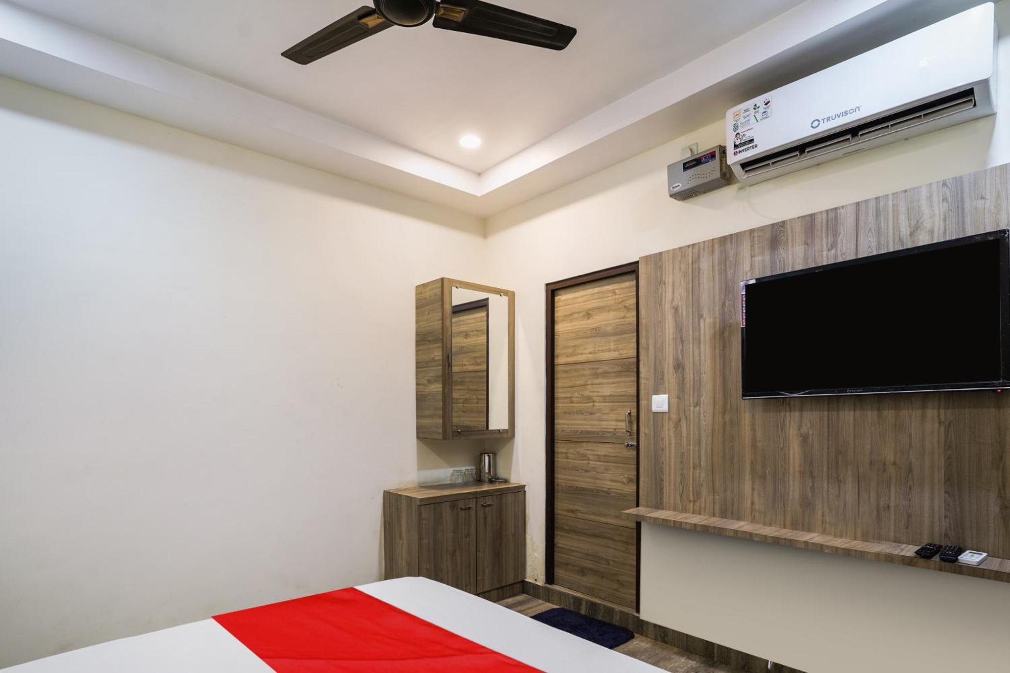 Oyo Flagship Pawan Park Hotel Vellore Exterior foto