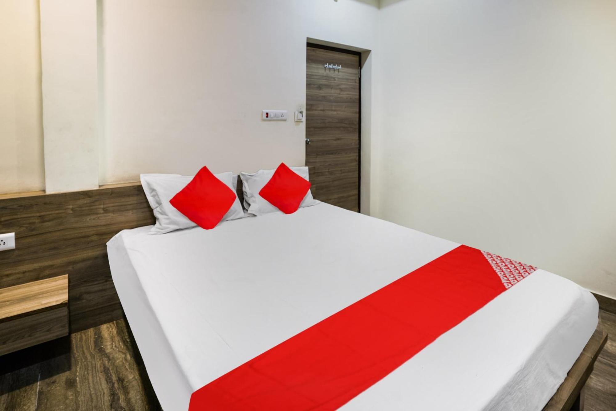 Oyo Flagship Pawan Park Hotel Vellore Exterior foto